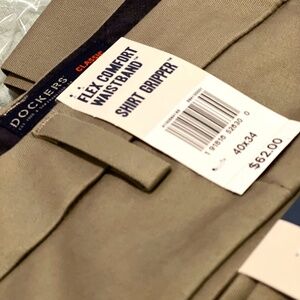 Dockers Classic Fit Pleated Khaki
